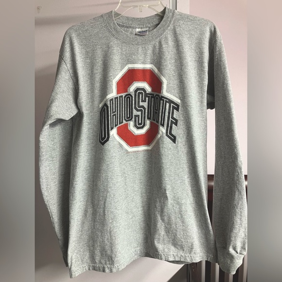 Gildan Other - Men’s Ohio State T Shirt, Size M, Gray/Red, Long Sleeve.